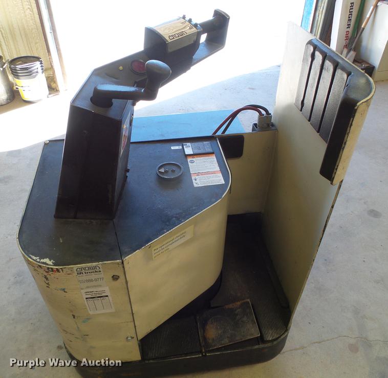image for item EQ9057 2001 Crown PR3020-60 pallet jack