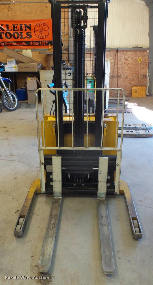 image for item EQ9059 Yale MSW030SCN12TV083 pallet jack