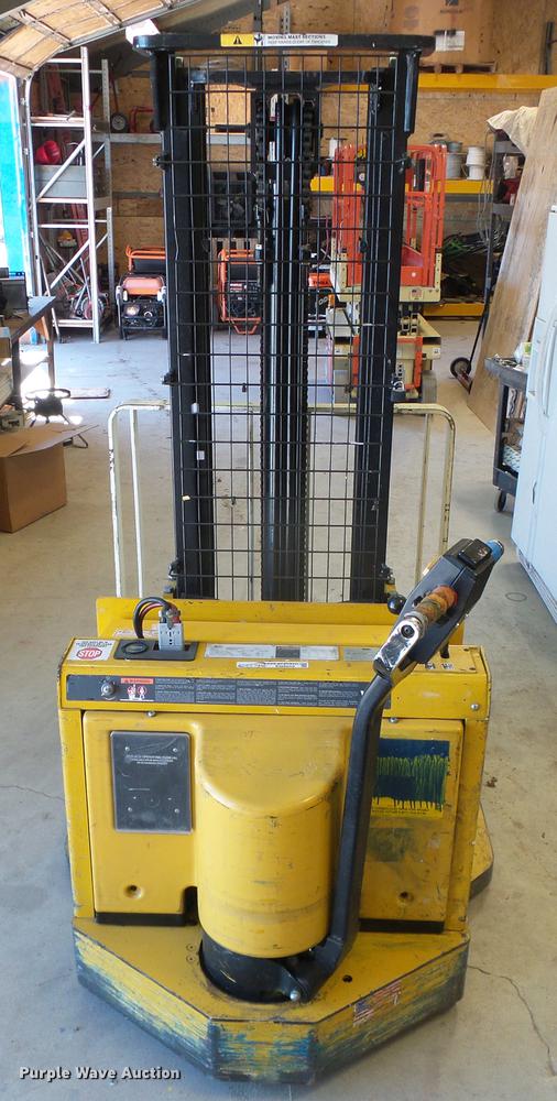image for item EQ9059 Yale MSW030SCN12TV083 pallet jack