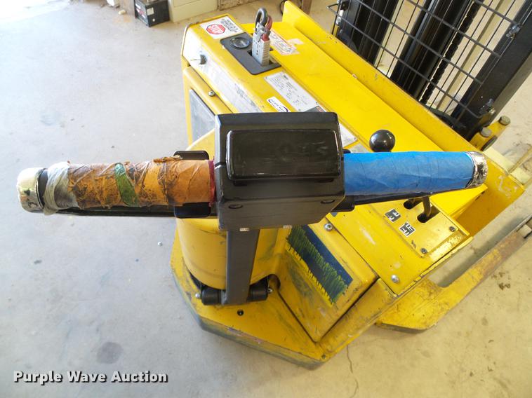 image for item EQ9059 Yale MSW030SCN12TV083 pallet jack