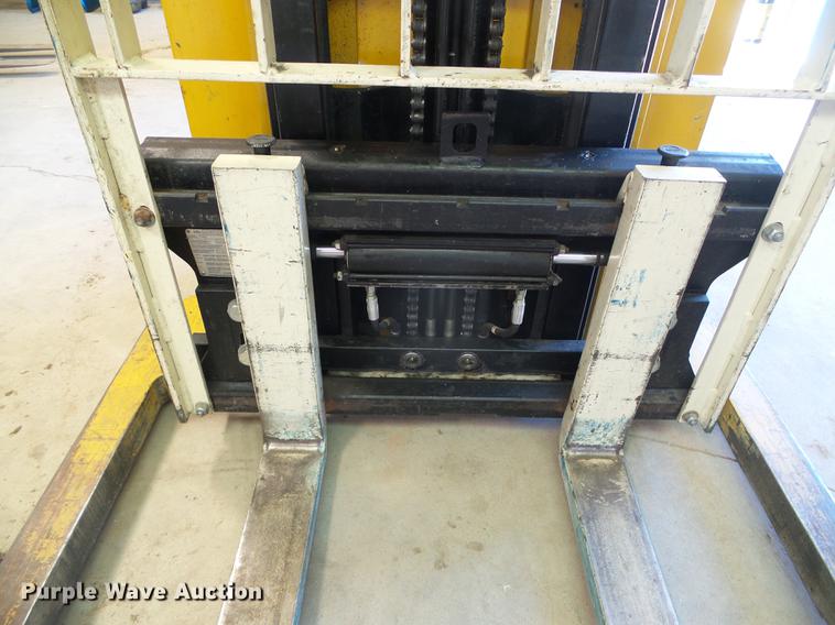 image for item EQ9059 Yale MSW030SCN12TV083 pallet jack