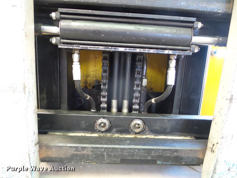 image for item EQ9059 Yale MSW030SCN12TV083 pallet jack