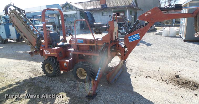 image for item EQ9061 2004 Ditch Witch 3700 trencher