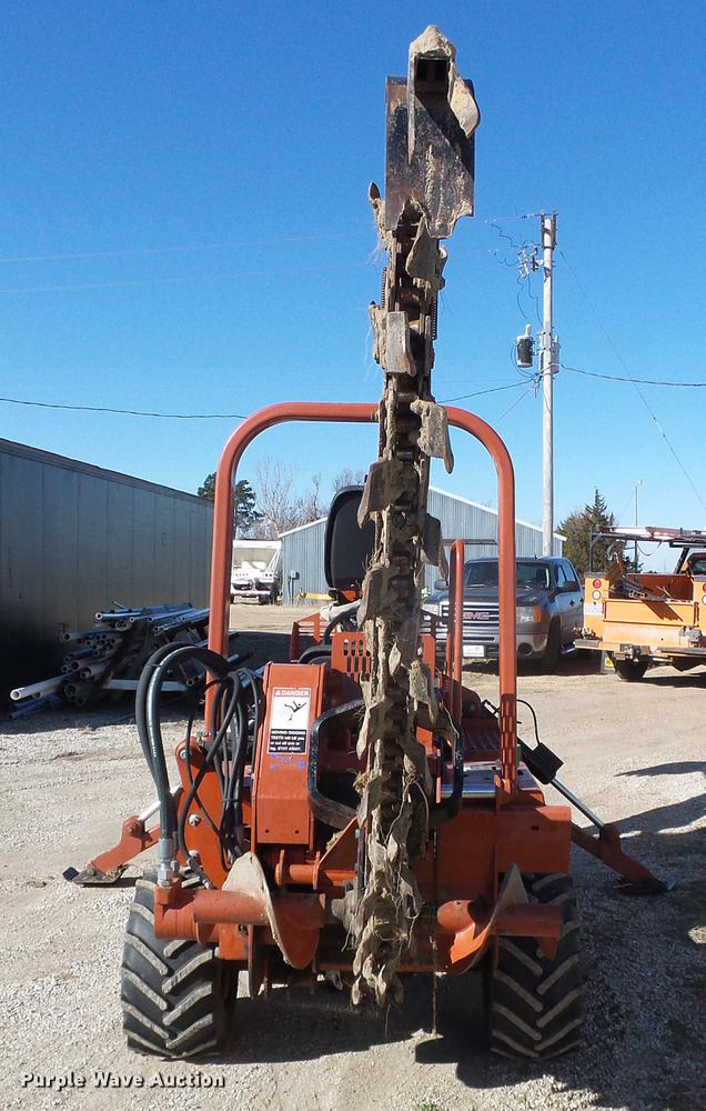 image for item EQ9061 2004 Ditch Witch 3700 trencher