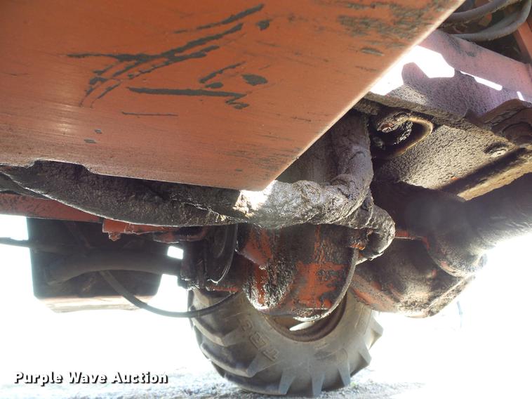 image for item EQ9061 2004 Ditch Witch 3700 trencher