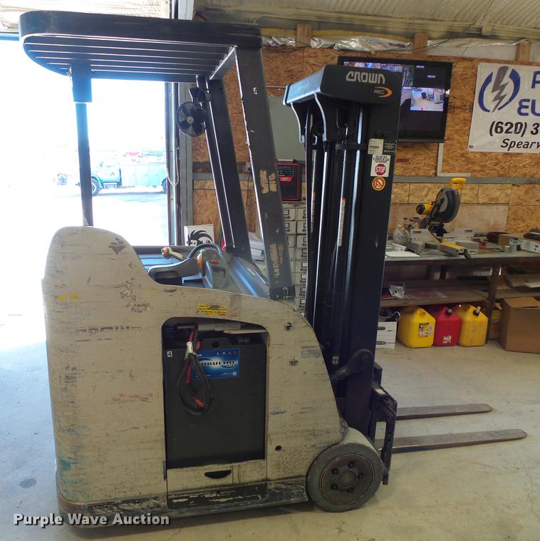 image for item EQ9062 Crown RC5530C-30 forklift