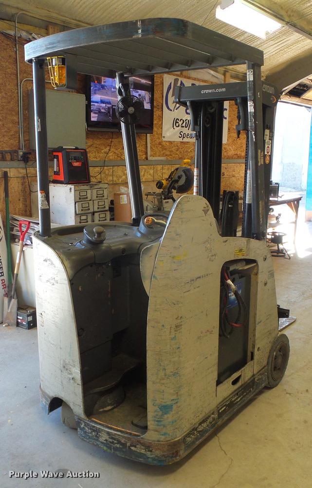 image for item EQ9062 Crown RC5530C-30 forklift