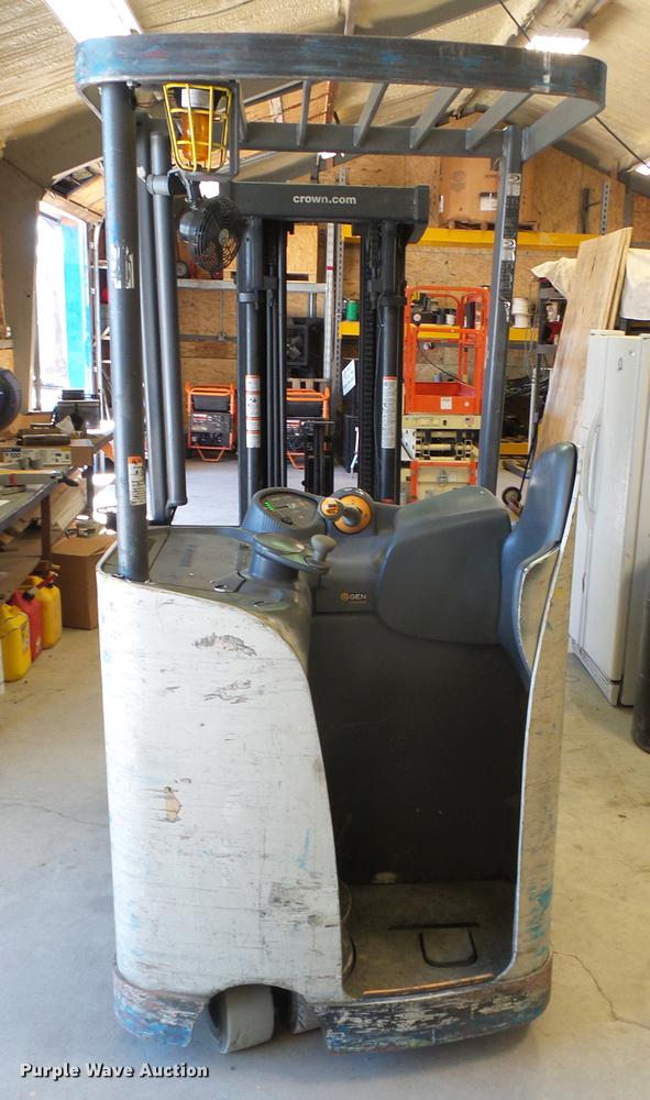 image for item EQ9062 Crown RC5530C-30 forklift