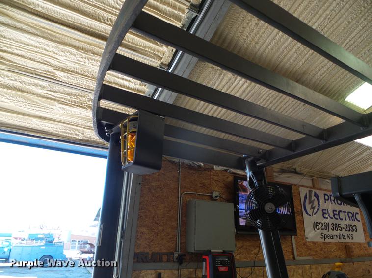 image for item EQ9062 Crown RC5530C-30 forklift