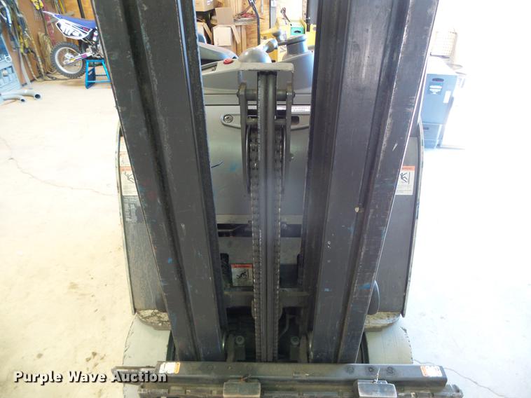 image for item EQ9062 Crown RC5530C-30 forklift