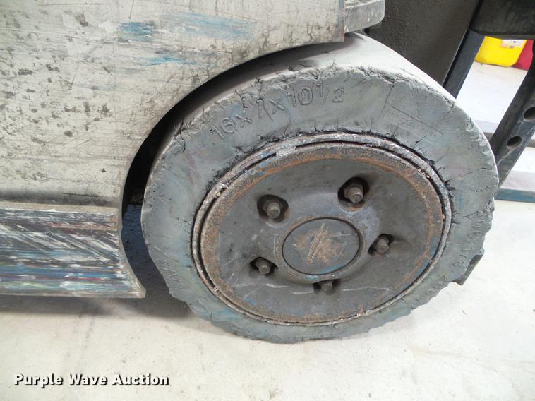 image for item EQ9062 Crown RC5530C-30 forklift