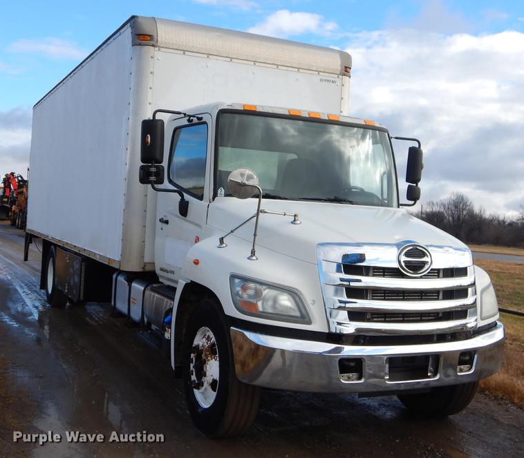 image for item ER9382 2012 Hino 338 box truck