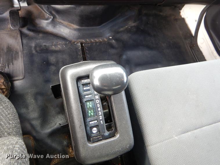 image for item ER9382 2012 Hino 338 box truck