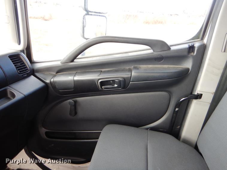 image for item ER9382 2012 Hino 338 box truck