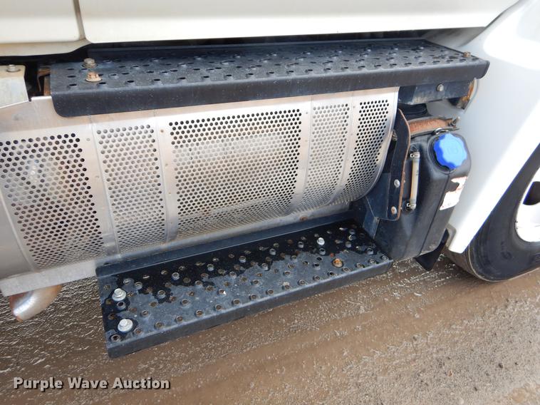 image for item ER9382 2012 Hino 338 box truck