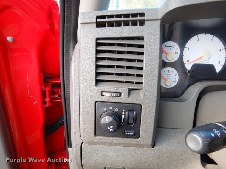 image for item EZ9862 2007 Dodge Ram 2500 Quad Cab pickup truck