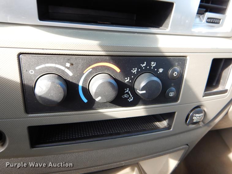 image for item EZ9862 2007 Dodge Ram 2500 Quad Cab pickup truck