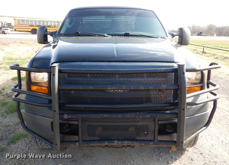 image for item EZ9863 2006 Ford F250 Super Duty SuperCab flatbed pickup truck