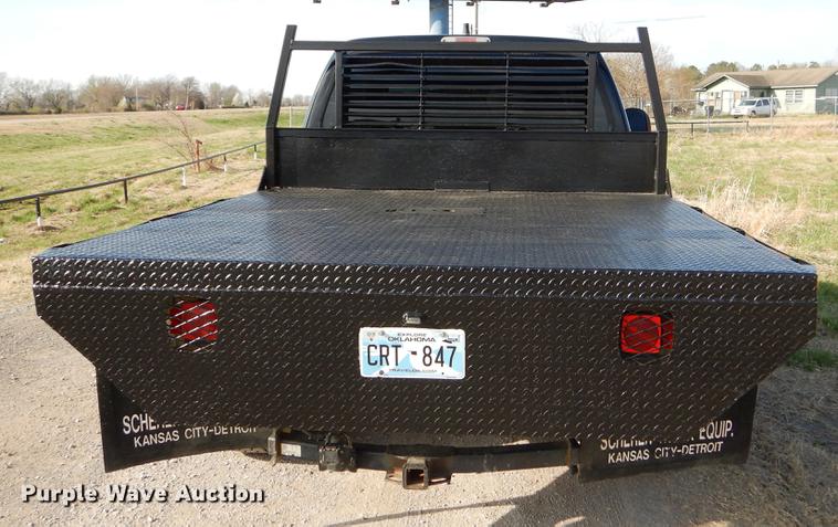 image for item EZ9863 2006 Ford F250 Super Duty SuperCab flatbed pickup truck