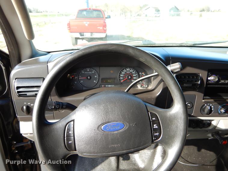 image for item EZ9863 2006 Ford F250 Super Duty SuperCab flatbed pickup truck