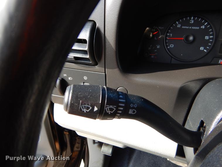 image for item EZ9863 2006 Ford F250 Super Duty SuperCab flatbed pickup truck