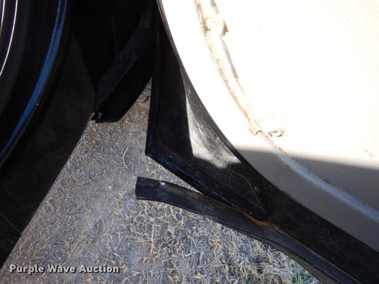 image for item EZ9863 2006 Ford F250 Super Duty SuperCab flatbed pickup truck