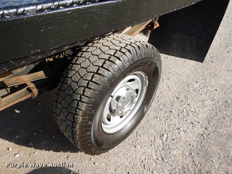 image for item EZ9863 2006 Ford F250 Super Duty SuperCab flatbed pickup truck