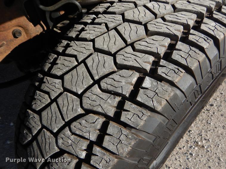 image for item EZ9863 2006 Ford F250 Super Duty SuperCab flatbed pickup truck