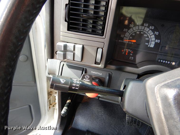 image for item EZ9866 1995 Chevrolet Kodiak refrigerated box truck