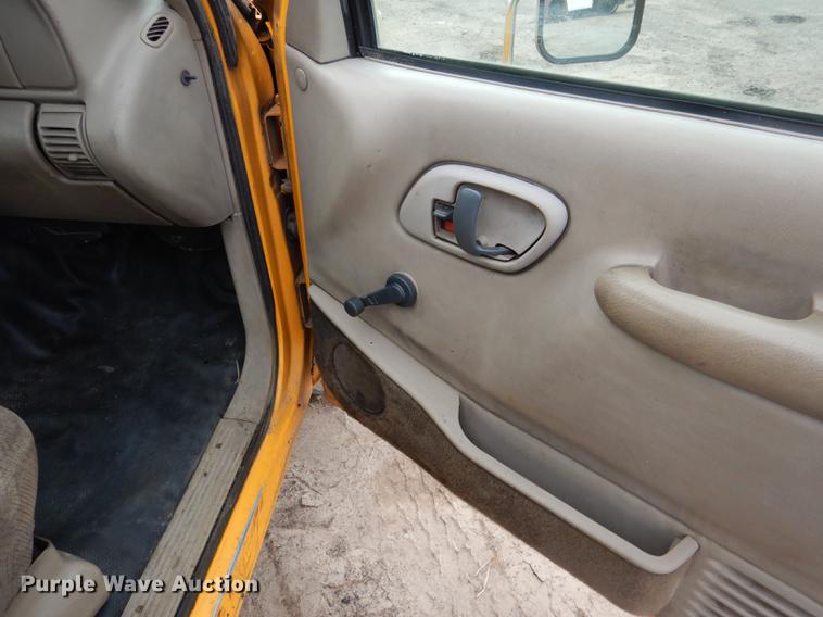 image for item FA9273 1998 Chevrolet C3500 Crew Cab dump bed pickup truck