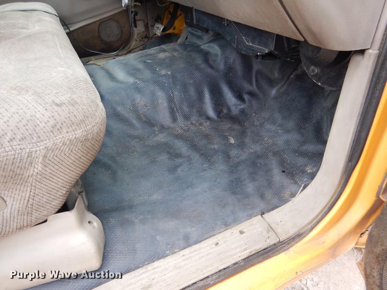 image for item FA9273 1998 Chevrolet C3500 Crew Cab dump bed pickup truck