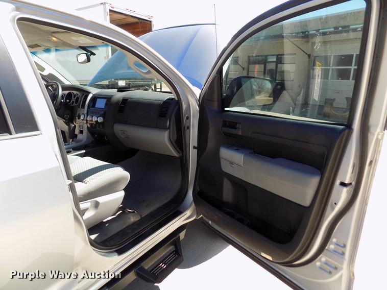 image for item FA9544 2008 Toyota Tundra SR5 Crew Max pickup truck