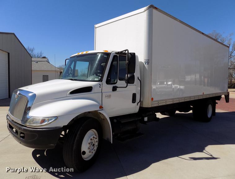 image for item FA9545 2007 International 4400 box truck