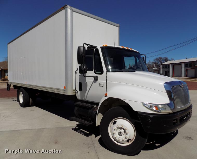 image for item FA9545 2007 International 4400 box truck