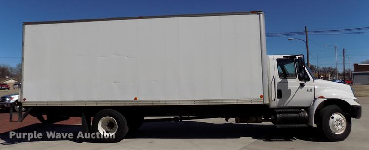 image for item FA9545 2007 International 4400 box truck
