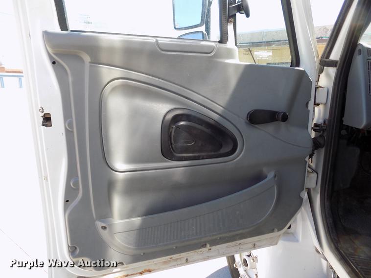 image for item FA9545 2007 International 4400 box truck