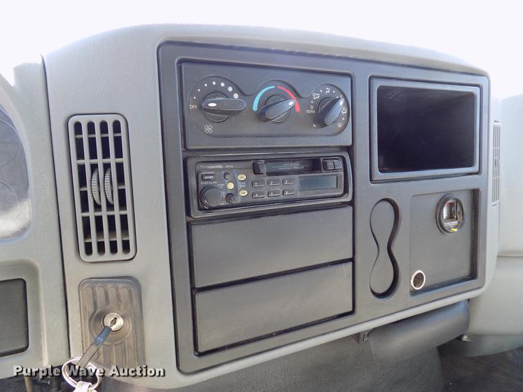 image for item FA9545 2007 International 4400 box truck