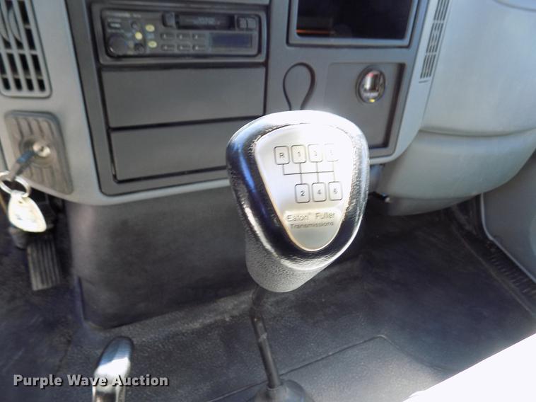 image for item FA9545 2007 International 4400 box truck