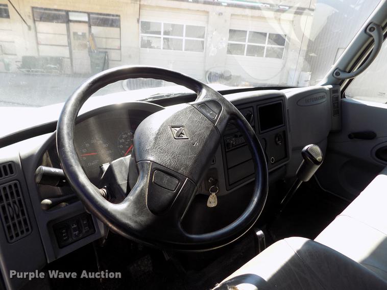 image for item FA9545 2007 International 4400 box truck