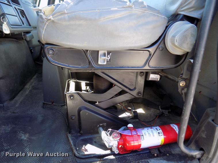 image for item FA9545 2007 International 4400 box truck