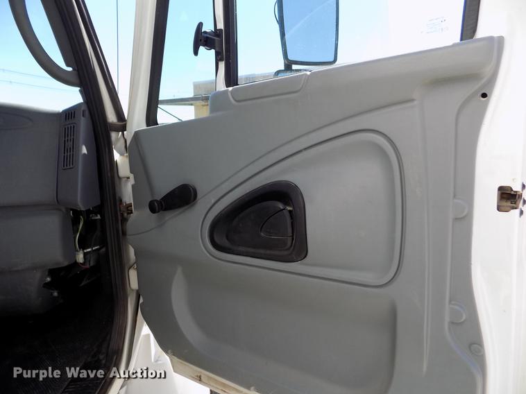 image for item FA9545 2007 International 4400 box truck