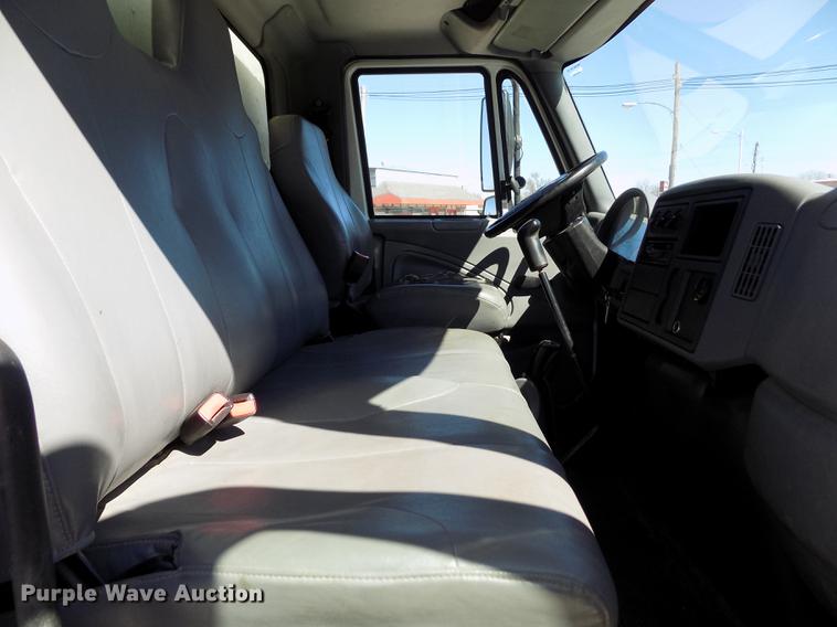image for item FA9545 2007 International 4400 box truck