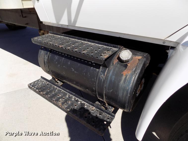 image for item FA9545 2007 International 4400 box truck