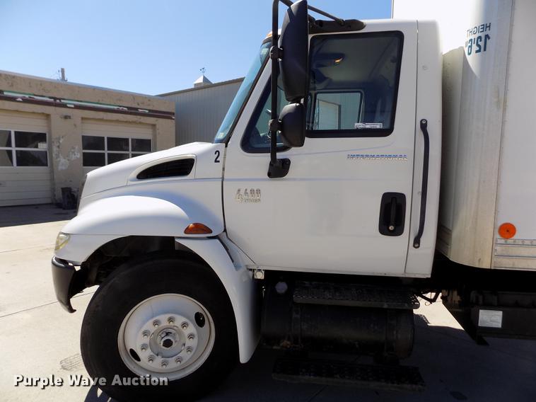 image for item FA9545 2007 International 4400 box truck