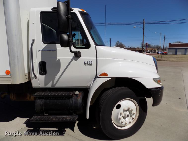 image for item FA9545 2007 International 4400 box truck