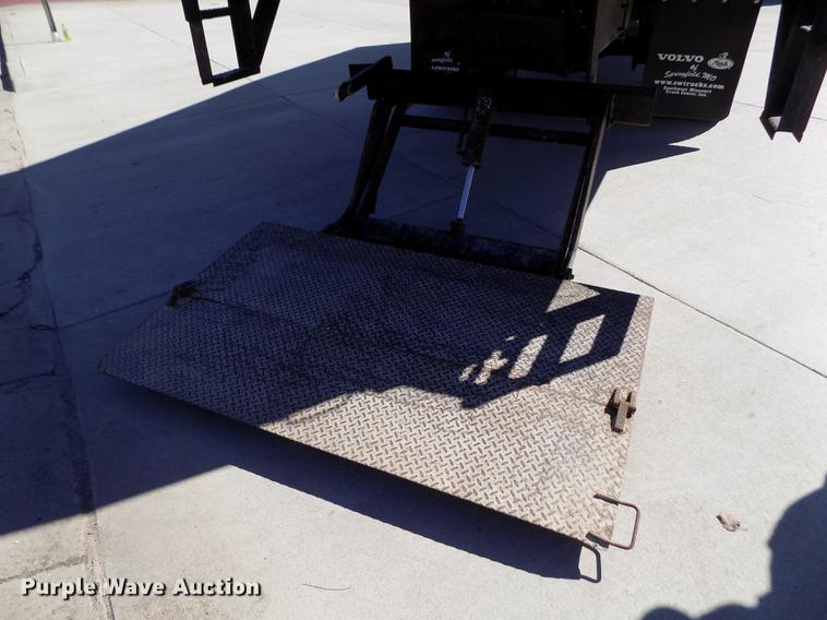 image for item FA9545 2007 International 4400 box truck