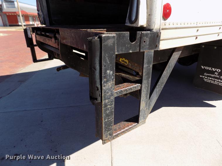 image for item FA9545 2007 International 4400 box truck