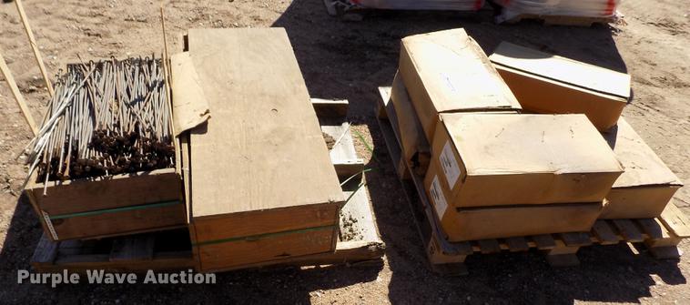 image for item FA9552 Approximately 7,000 bolts