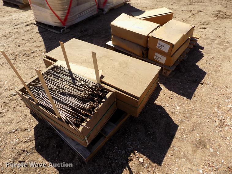 image for item FA9552 Approximately 7,000 bolts