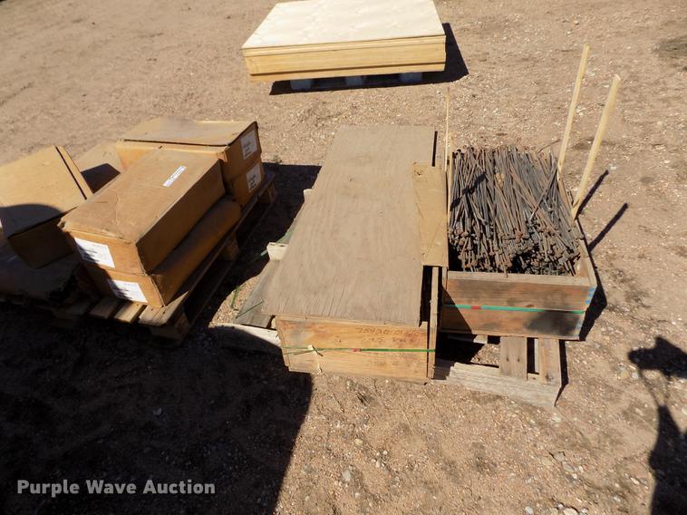 image for item FA9552 Approximately 7,000 bolts